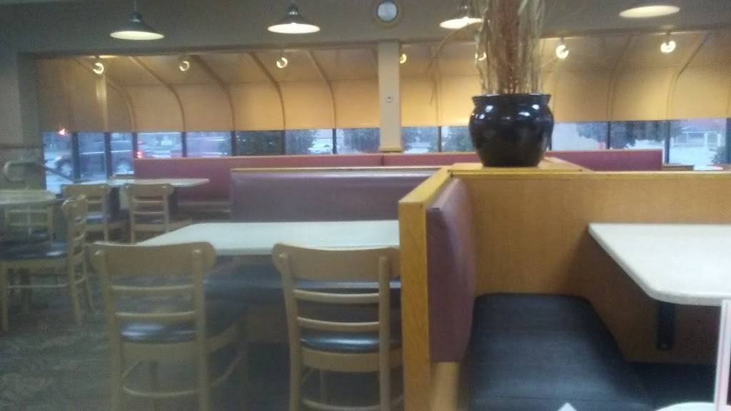 Wendys | restaurant | 205 E W 5th St, Connersville, IN 47331, USA | 7658257755 OR +1 765-825-7755