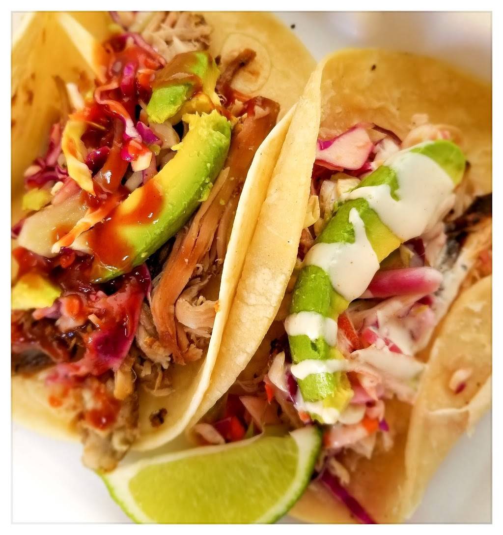 Legends Smokehouse & Grill | restaurant | 214 Tiny Town Rd, Clarksville, TN 37042, USA | 9313207095 OR +1 931-320-7095