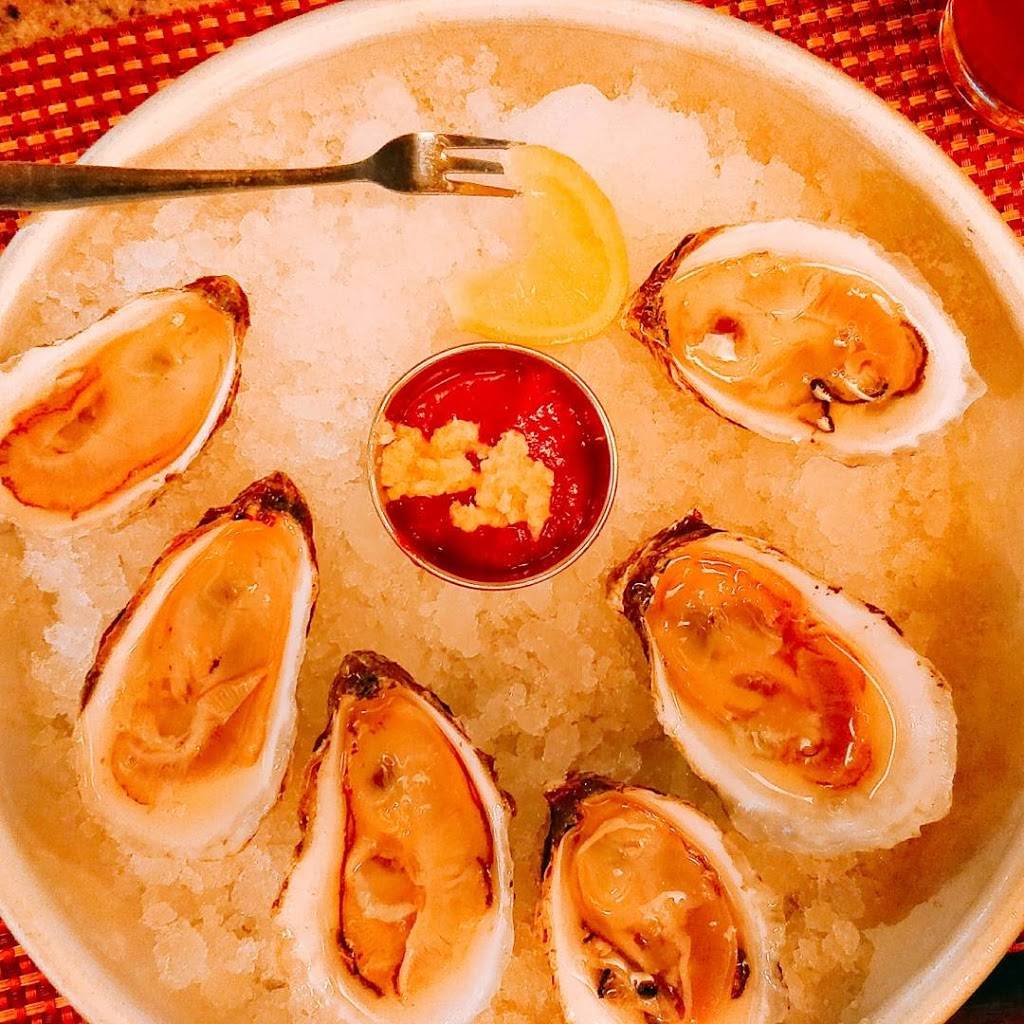 The Naked Oyster Bistro & Raw Bar | restaurant | 410 Main St, Hyannis, MA 02601, USA | 5087786500 OR +1 508-778-6500