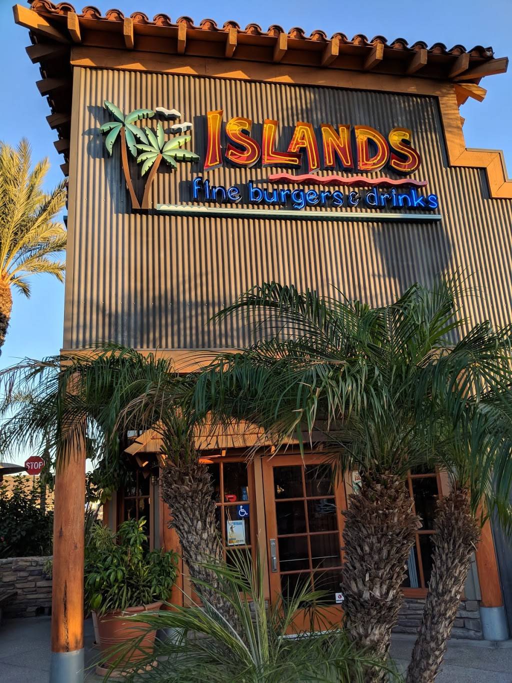 Islands Restaurant Corona | restaurant | 1295 Magnolia Ave, Corona, CA 92879, USA | 9512797724 OR +1 951-279-7724