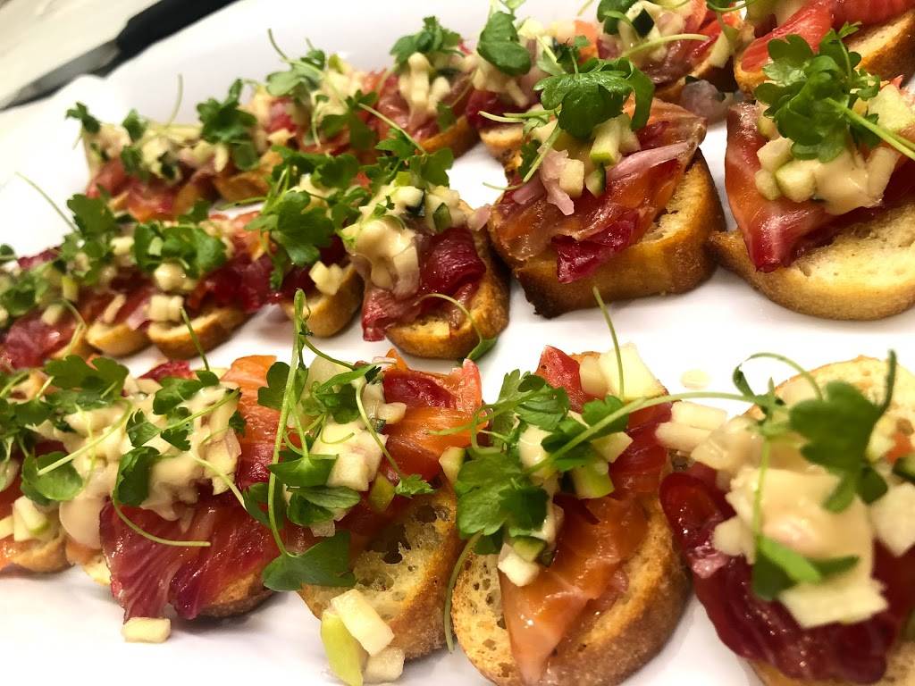 Julians | restaurant | 111 Avenue du Mont-Royal O, Montréal, QC H2T 2S9, Canada | 5143794622 OR +1 514-379-4622