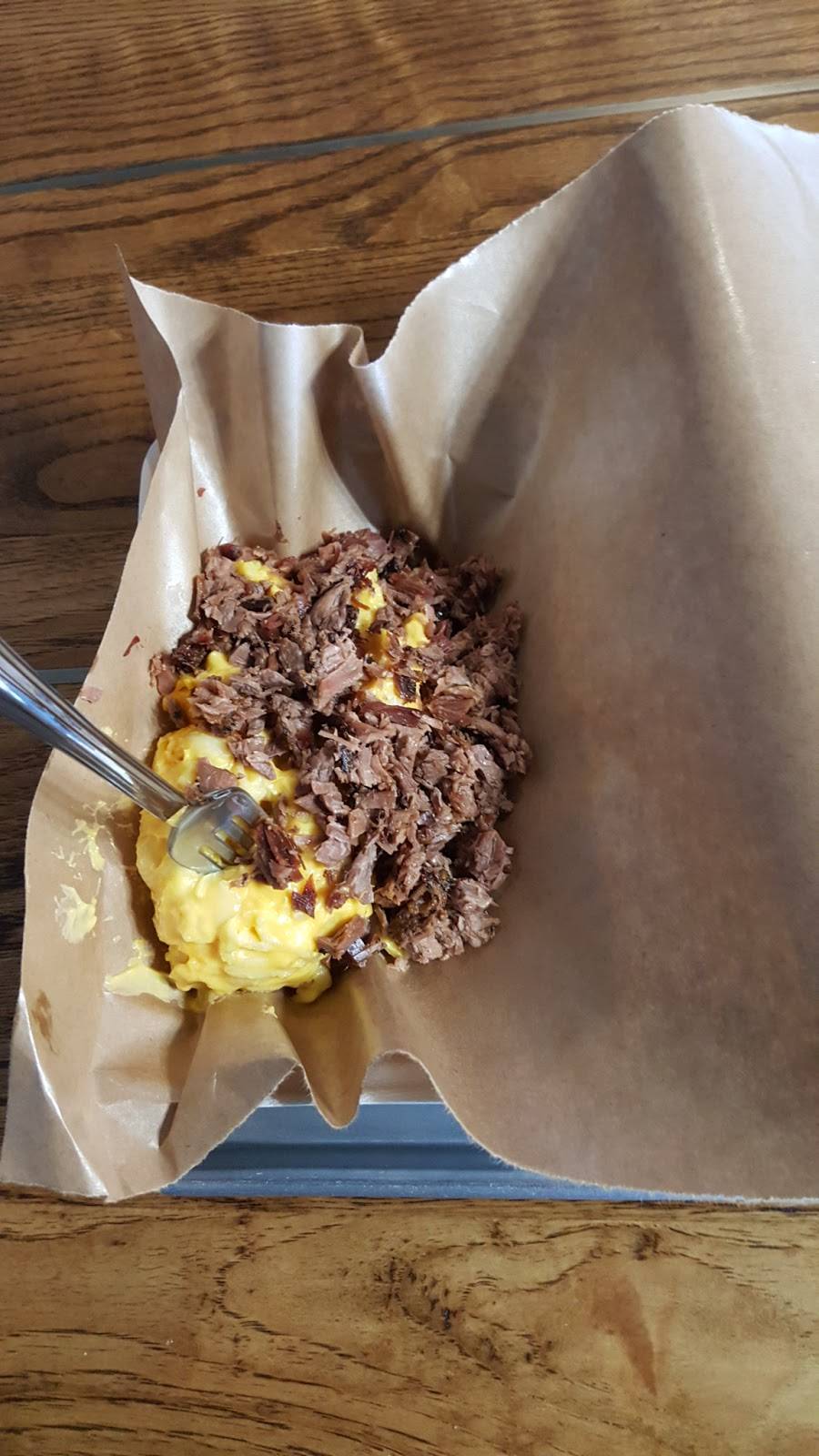 Dickeys Barbecue Pit | restaurant | 29 N 42nd Ave, Brighton, CO 80601, USA | 7206340255 OR +1 720-634-0255