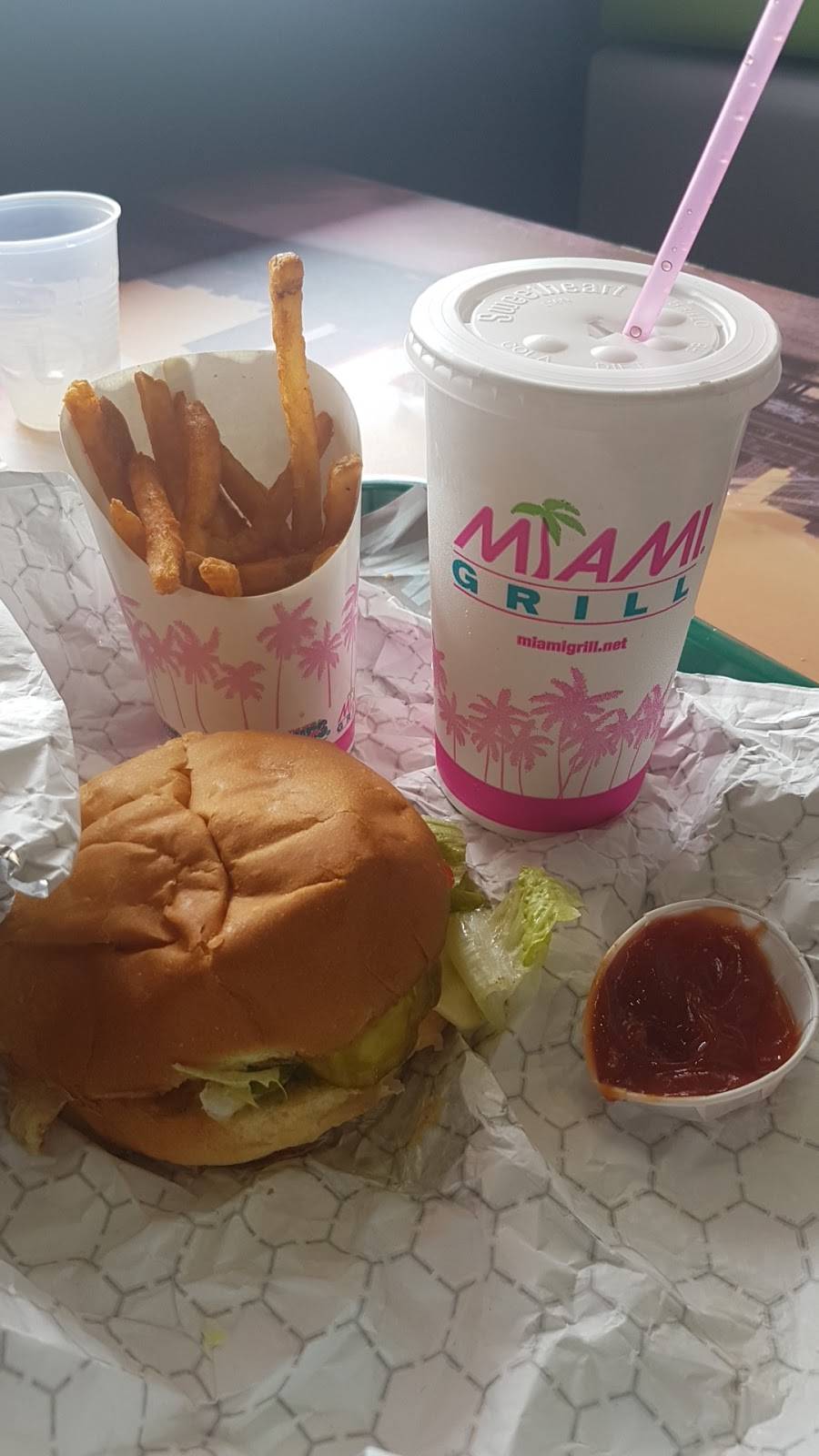 Miami Grill | restaurant | 600 NE 167th St, Miami, FL 33162, USA | 3059443111 OR +1 305-944-3111