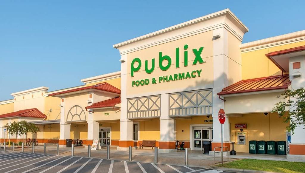 Village Center | shopping mall | 13100-13262 N Dale Mabry Hwy, Tampa, FL 33618, USA | 8136644800 OR +1 813-664-4800