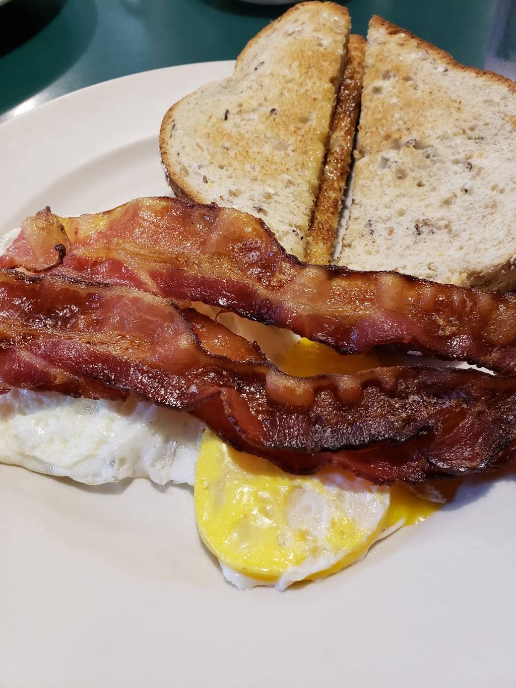 Dubois Cafe | cafe | 906 Sabattus St, Lewiston, ME 04240, USA | 2077956688 OR +1 207-795-6688