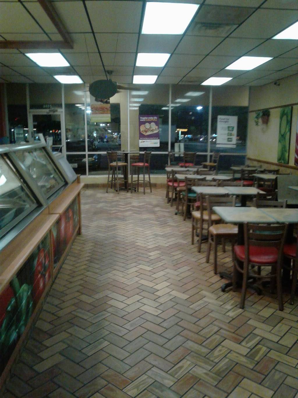 Subway Restaurants | restaurant | 2596 Gus Thomasson Rd, Dallas, TX 75228, USA | 2143201222 OR +1 214-320-1222