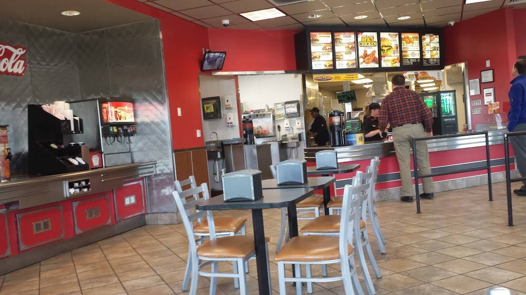 Hardees | restaurant | 1449 E Euclid Ave, Des Moines, IA 50316, USA | 5152664465 OR +1 515-266-4465