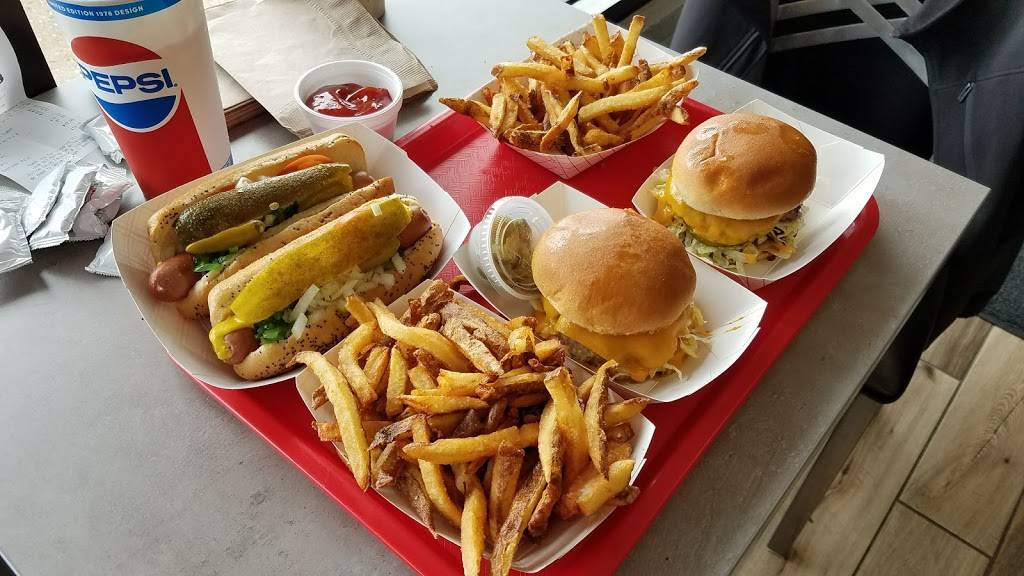 Tasty Dawgs of Elk Grove | restaurant | 812 E Higgins Rd, Elk Grove Village, IL 60007, USA | 8472584281 OR +1 847-258-4281