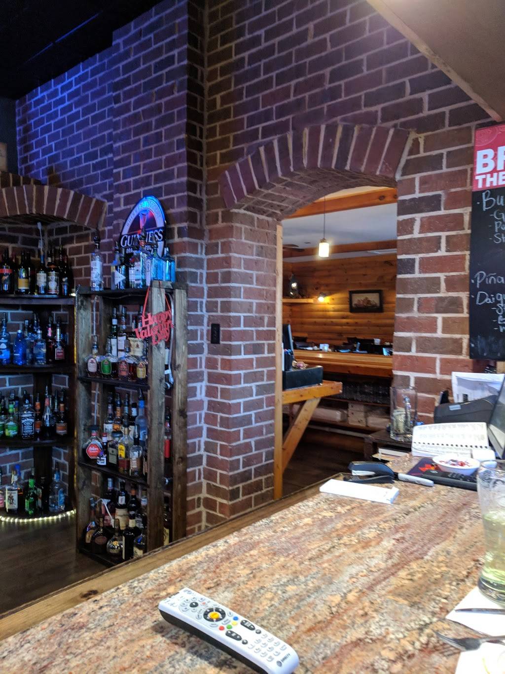 Rooneys Pub | restaurant | New Columbia, 8880 River Rd, New Columbia, PA 17856, USA | 5705681111 OR +1 570-568-1111