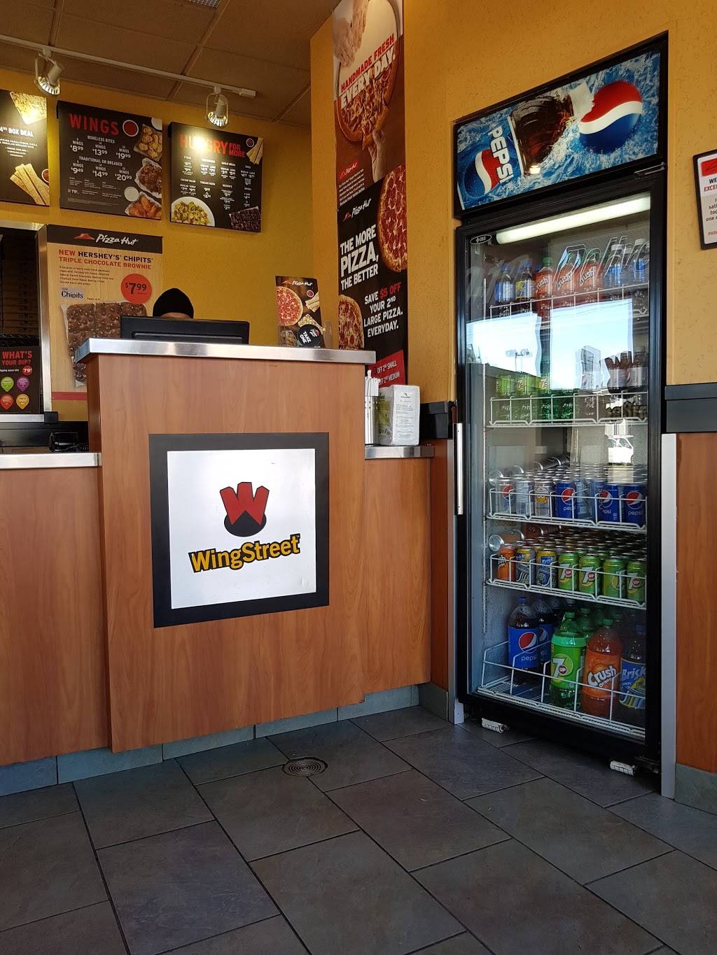 Pizza Hut | meal delivery | 289 Dundas St E, Mississauga, ON L5A 1X1, Canada | 9052779797 OR +1 905-277-9797