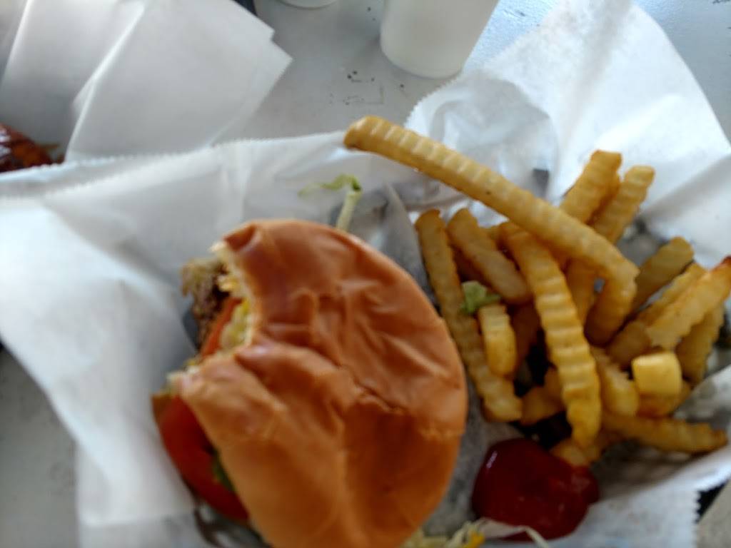 Js Corner | restaurant | 102 S Lynn Ave, Elizabethton, TN 37643, USA | 4235473300 OR +1 423-547-3300