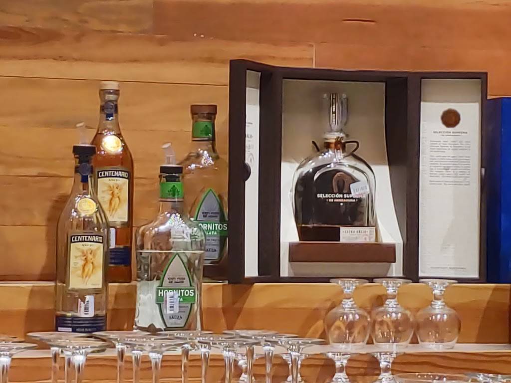 Cantina Laredo | restaurant | 8008 Cedar Springs Road, Dallas, TX 75235, USA | 2146540769 OR +1 214-654-0769