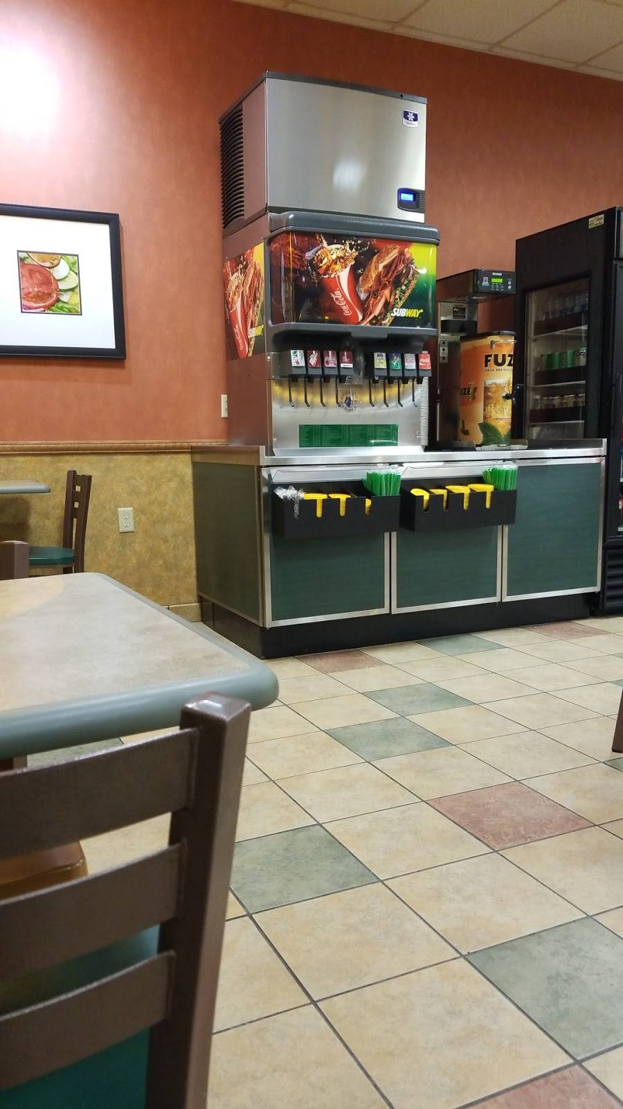 Subway | restaurant | 809 Short St, Decorah, IA 52101, USA | 5633825666 OR +1 563-382-5666