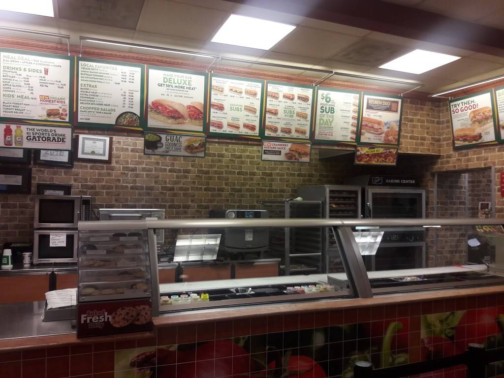 Subway Restaurants | restaurant | 8960 Burke Lake Rd Unit 5 Kings Park, Shopping Center, Springfield, VA 22151, USA | 7039786098 OR +1 703-978-6098