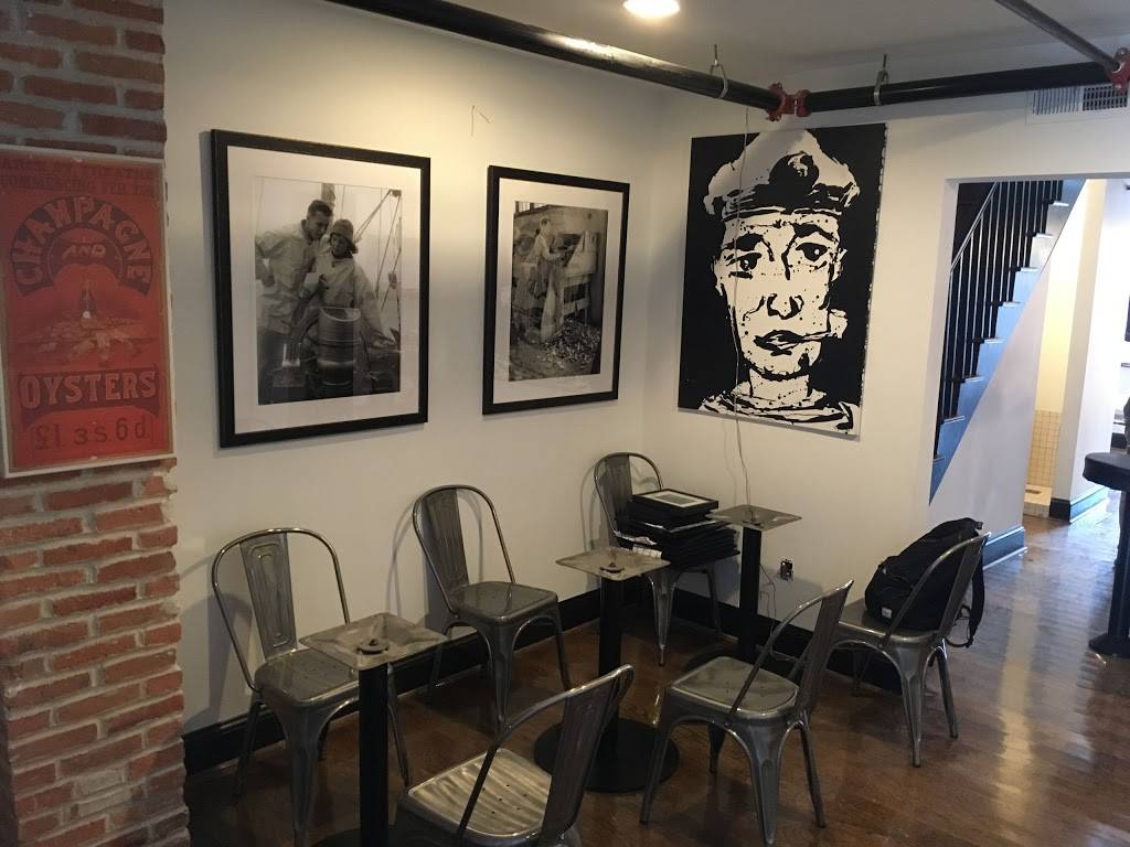 Sailor Oyster Bar | restaurant | 2824, 196 West St, Annapolis, MD 21401, USA | 4105715449 OR +1 410-571-5449