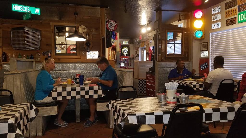 Mrs Macs Fillin Station | restaurant | 951 Old Dixie Hwy, Vero Beach, FL 32960, USA | 7725648400 OR +1 772-564-8400