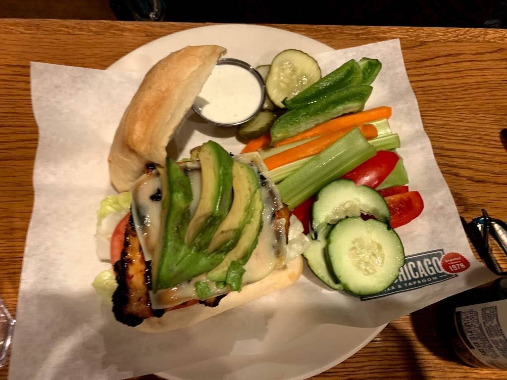 Old Chicago | restaurant | 75 2nd St, Coralville, IA 52241, USA | 3192481220 OR +1 319-248-1220