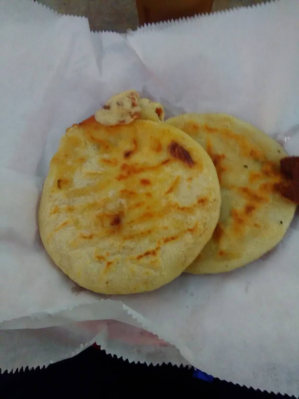 La Pupusa Loca Restaurant | restaurant | 9210 S Texas 6 # C, Houston, TX 77083, USA | 2814980088 OR +1 281-498-0088