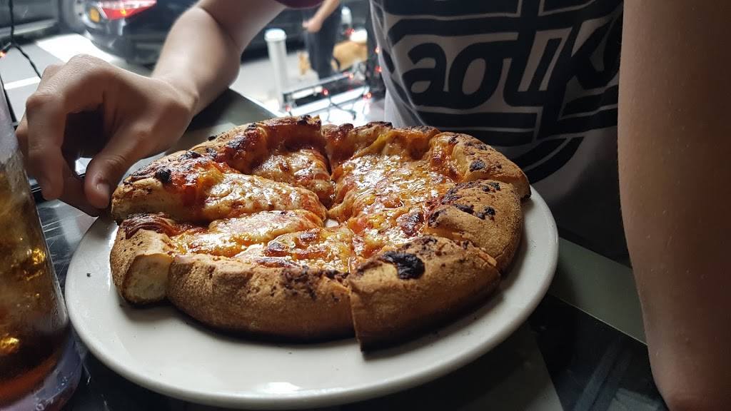 Mr Biggs Bar & Grill | restaurant | 596 10th Ave, New York, NY 10036, USA | 2122462030 OR +1 212-246-2030