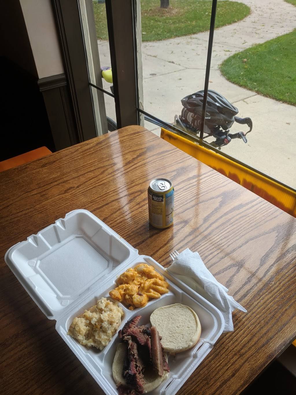 Hotel Hickman Chuckwagon BBQ | restaurant | 8050 Main St, Dexter, MI 48130, USA | 7346466261 OR +1 734-646-6261