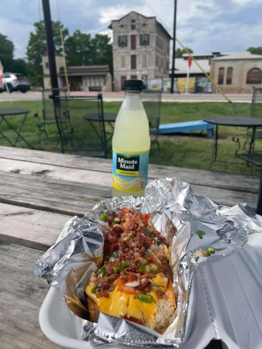 Charlies Comal River Dogs | meal takeaway | 111 Landa St, New Braunfels, TX 78130, USA | 8306434826 OR +1 830-643-4826