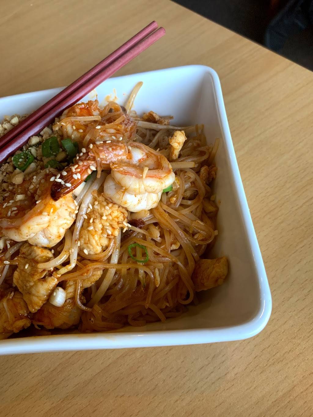 Viman Thai Cuisine | restaurant | 500 E MacDade Boulevard, Folsom, PA 19033, USA | 4844940525 OR +1 484-494-0525