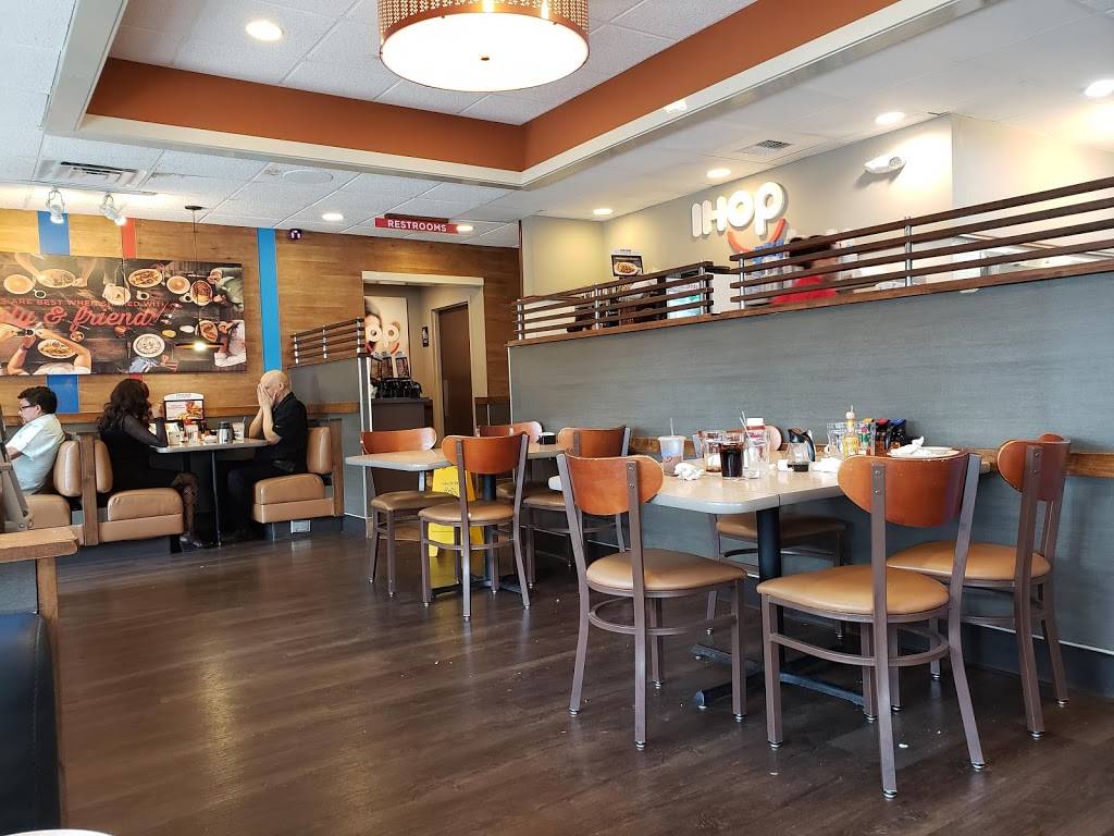 IHOP | restaurant | 5911 Hwy 6 N, Houston, TX 77084, USA | 2814639440 OR +1 281-463-9440