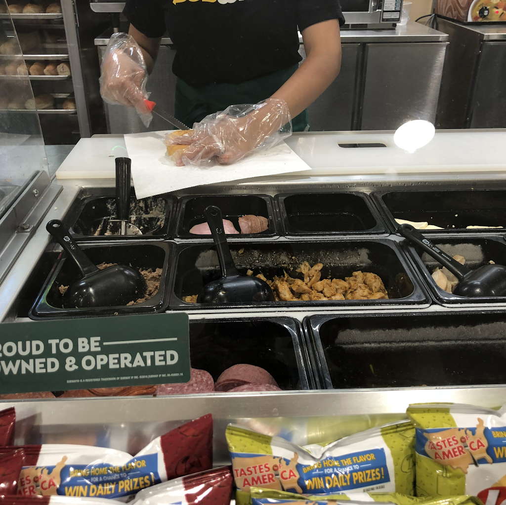 Subway | restaurant | #428 - Lower Level Food Court SF Union Square, 170 OFarrell St, San Francisco, CA 94102, USA | 4152964460 OR +1 415-296-4460