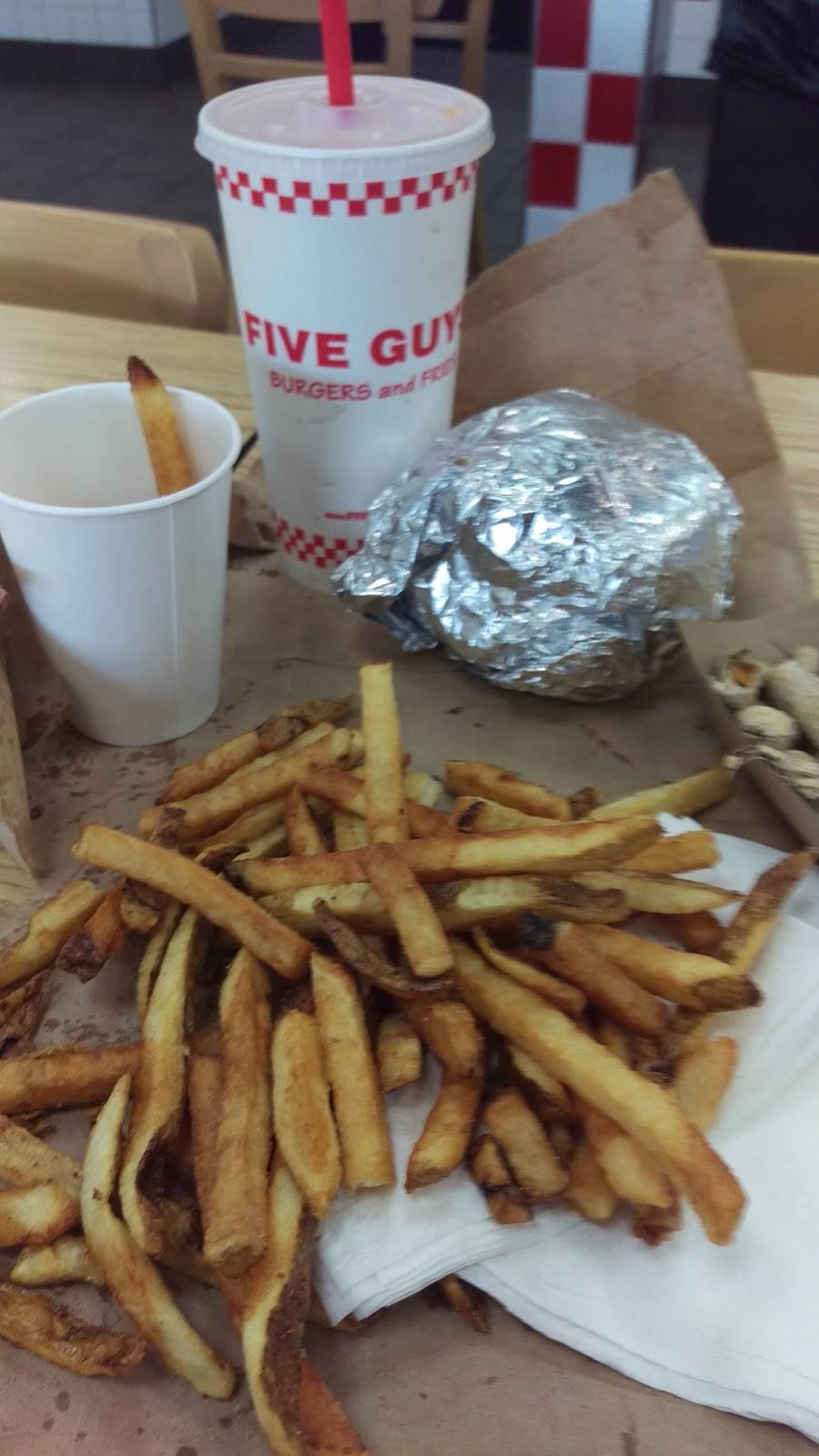 Five Guys | meal takeaway | 13286 Biscayne Blvd, North Miami, FL 33181, USA | 3058938393 OR +1 305-893-8393