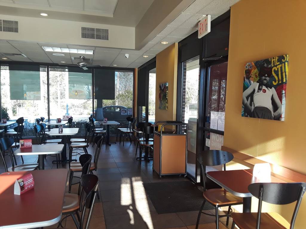Jack in the Box | restaurant | 10525 Mallard Creek Rd, Charlotte, NC 28262, USA | 7045490522 OR +1 704-549-0522