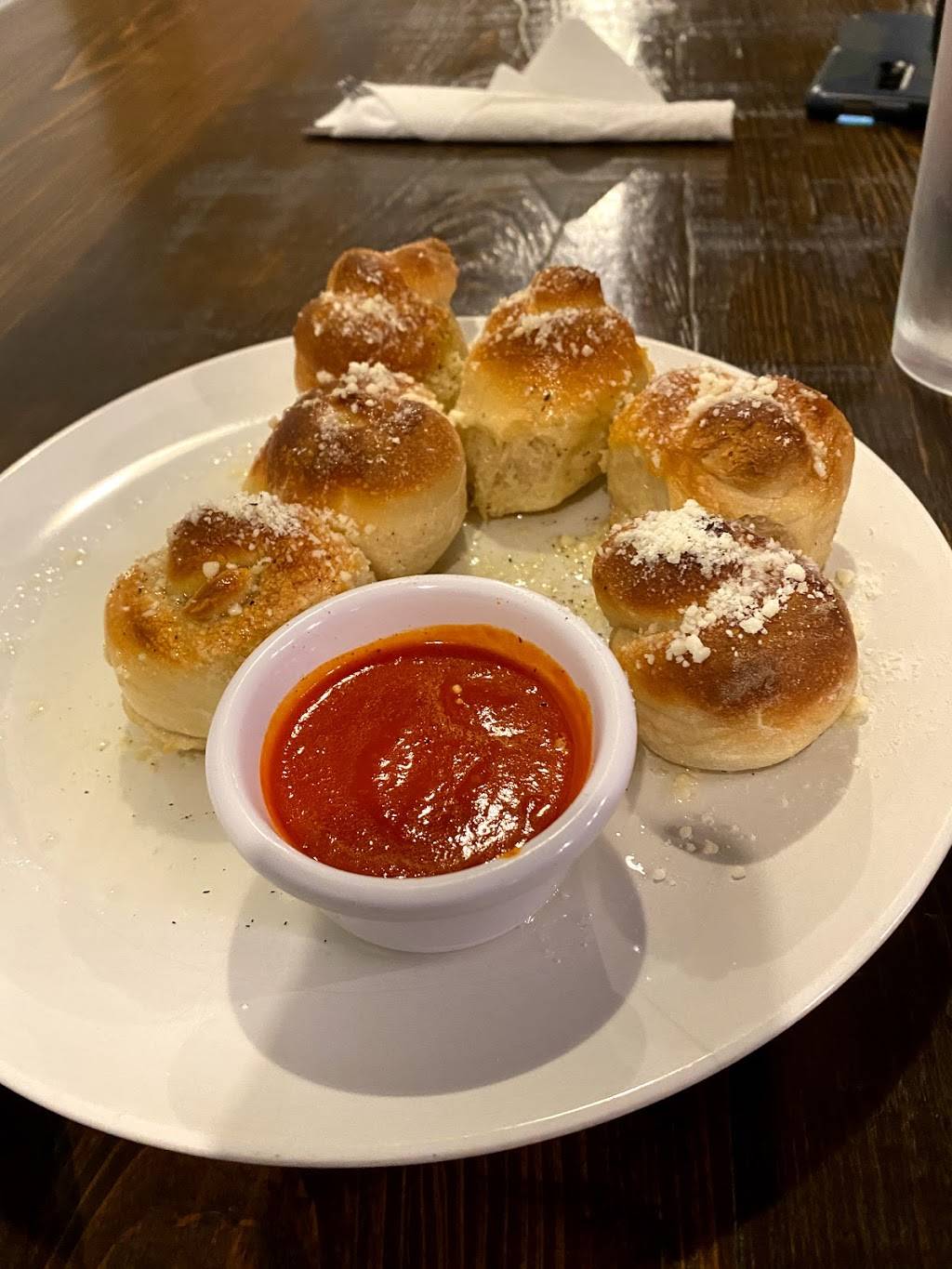 Positano Trattoria Pizzeria | restaurant | 204 N Woodland Blvd, DeLand, FL 32720, USA | 3868734510 OR +1 386-873-4510