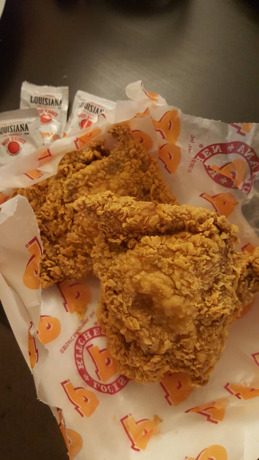 Popeyes Louisiana Kitchen | restaurant | 18300 Vanowen St, Reseda, CA 91335, USA | 8187749581 OR +1 818-774-9581