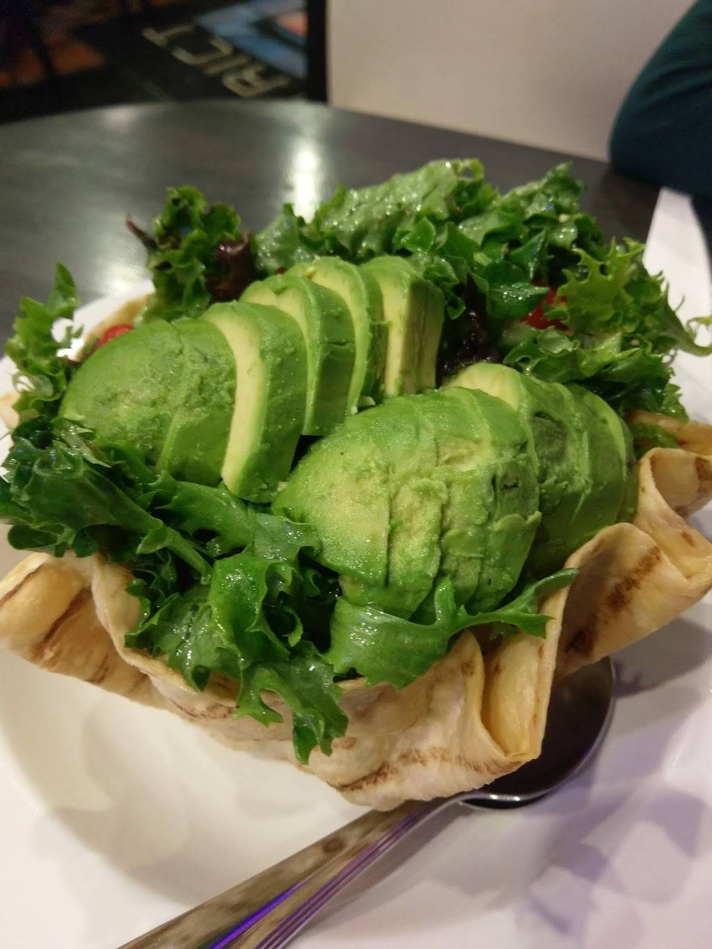 District 961 | restaurant | 1814 Boulevard de la Côte-Vertu, Saint-Laurent, QC H4L 2A6, Canada | 5149615155 OR +1 514-961-5155