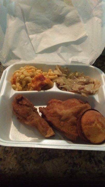 Vivians Down Home Cooking | restaurant | 253 Tillman St, Memphis, TN 38112, USA | 9015675577 OR +1 901-567-5577