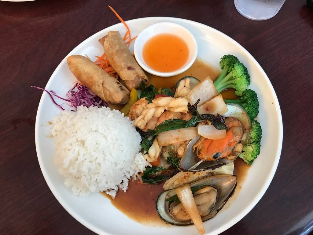 Suvarnaphumi Thai Cuisine. | restaurant | 2148 Saviers Rd, Oxnard, CA 93033, USA | 8054861300 OR +1 805-486-1300