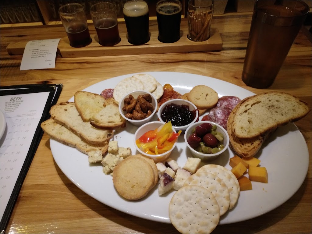 Metal Works Brewing Company | restaurant | 108 E 6th St, Bloomington, IN 47408, USA | 8126761000 OR +1 812-676-1000