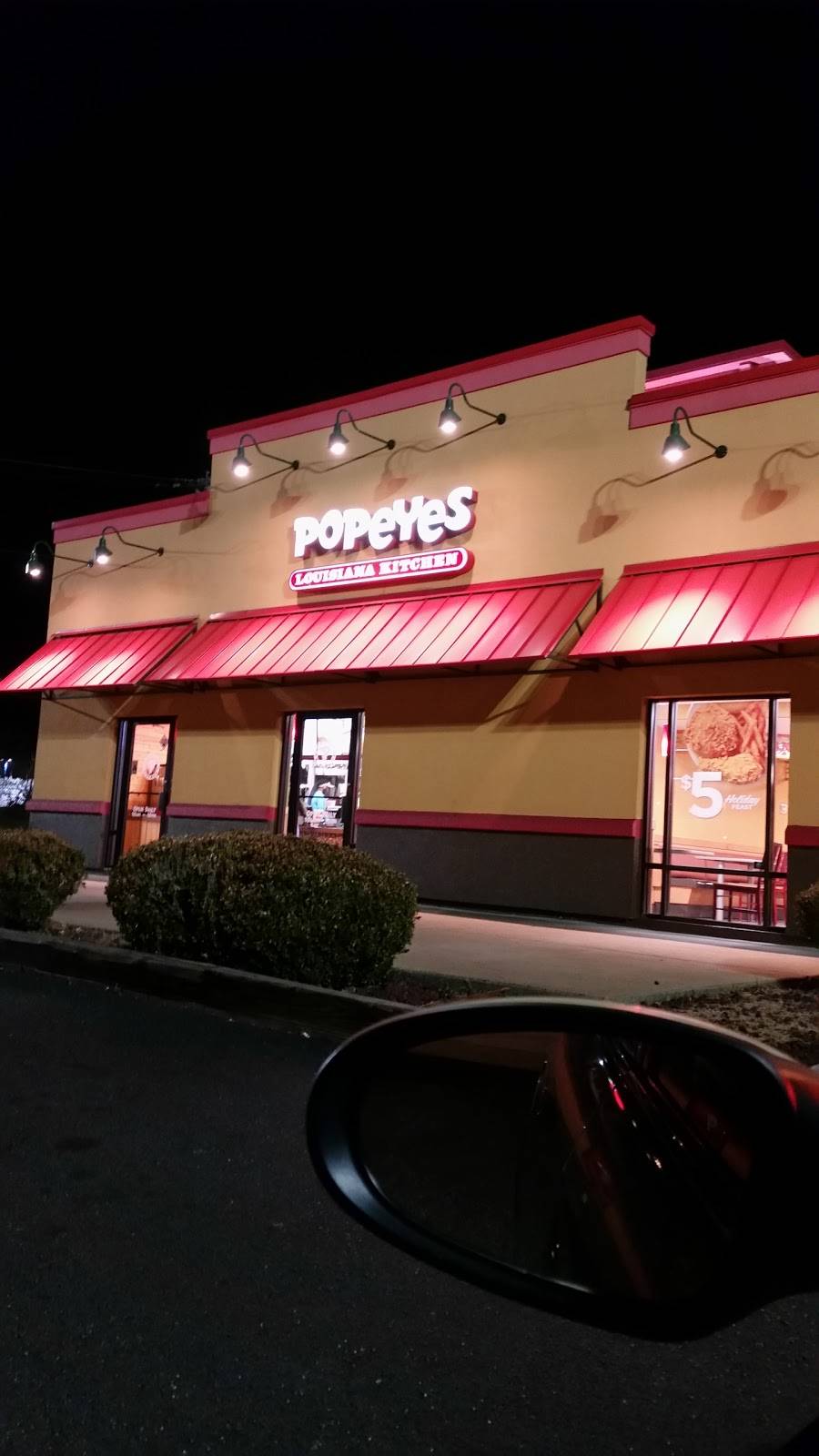 Popeyes Louisiana Kitchen | restaurant | 2877 Target Dr, St. Louis, MO 63136, USA | 3147412600 OR +1 314-741-2600