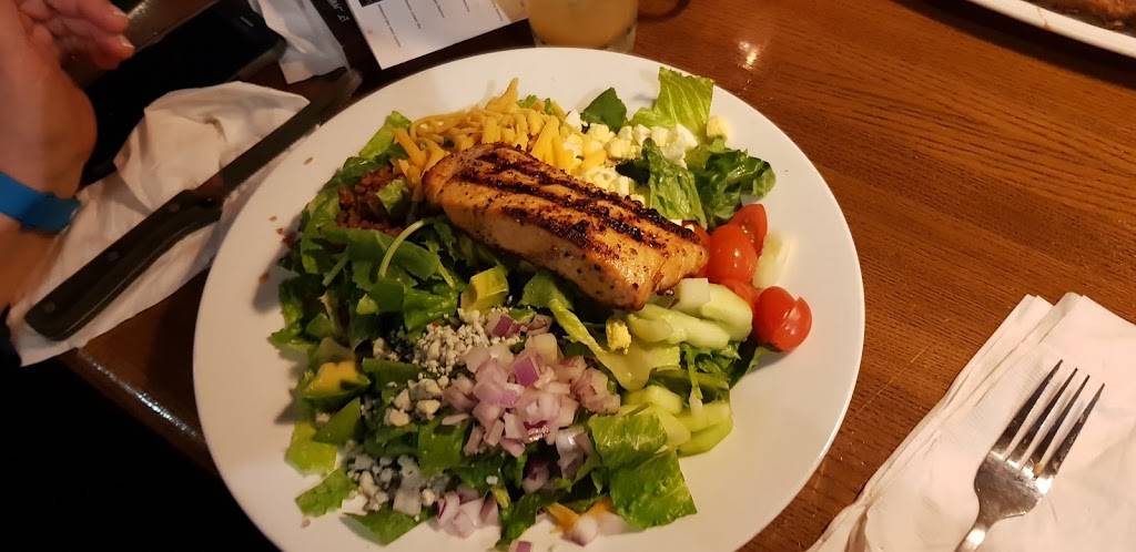 TGI Fridays | restaurant | 302 W Army Trail Rd, Bloomingdale, IL 60108, USA | 6303078126 OR +1 630-307-8126