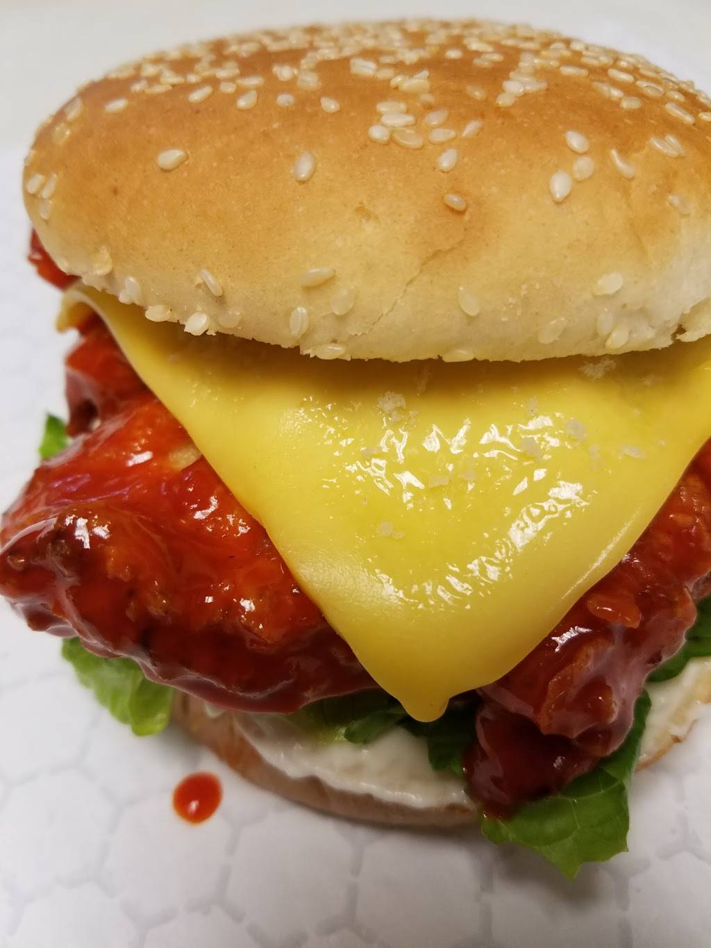 Hotspot grill | restaurant | 1632 Howard St, Chicago, IL 60626, USA | 7734658600 OR +1 773-465-8600