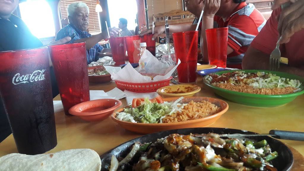 El Camino Real | restaurant | 1398 E Old Hwy 40, Odessa, MO 64076, USA | 8162305595 OR +1 816-230-5595