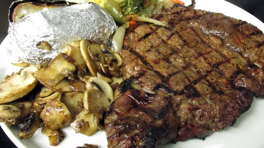 Pine Hills Golf Club Bar & Restaurant | restaurant | 1665 N 2501st Rd, Ottawa, IL 61350, USA | 8154343985 OR +1 815-434-3985