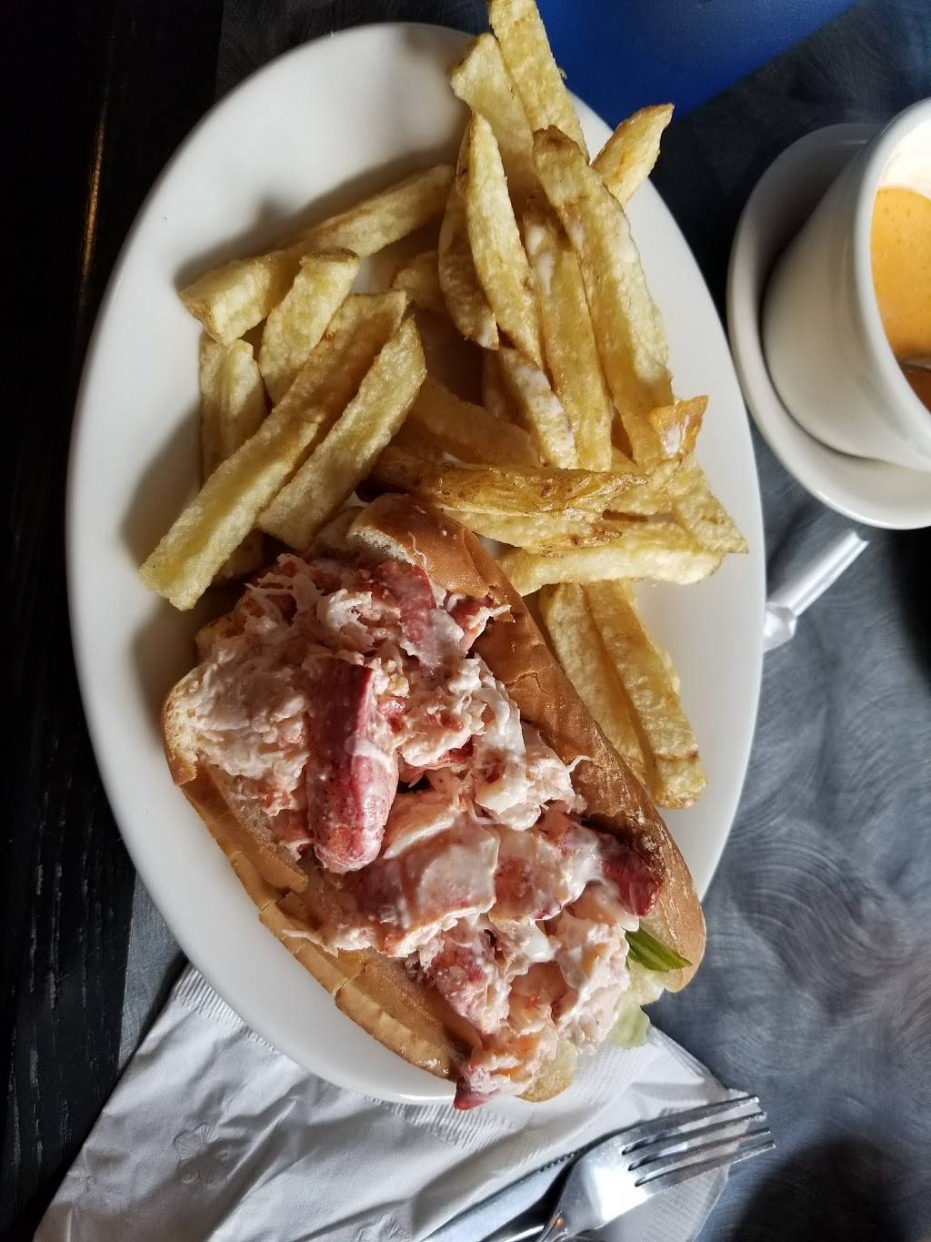 Chick-A-Dee of Lewiston | restaurant | 1472 Lisbon St, Lewiston, ME 04240, USA | 2073763870 OR +1 207-376-3870