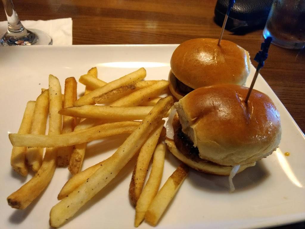 TGI Fridays | restaurant | 880 Kidder St, Wilkes-Barre, PA 18702, USA | 5708239923 OR +1 570-823-9923