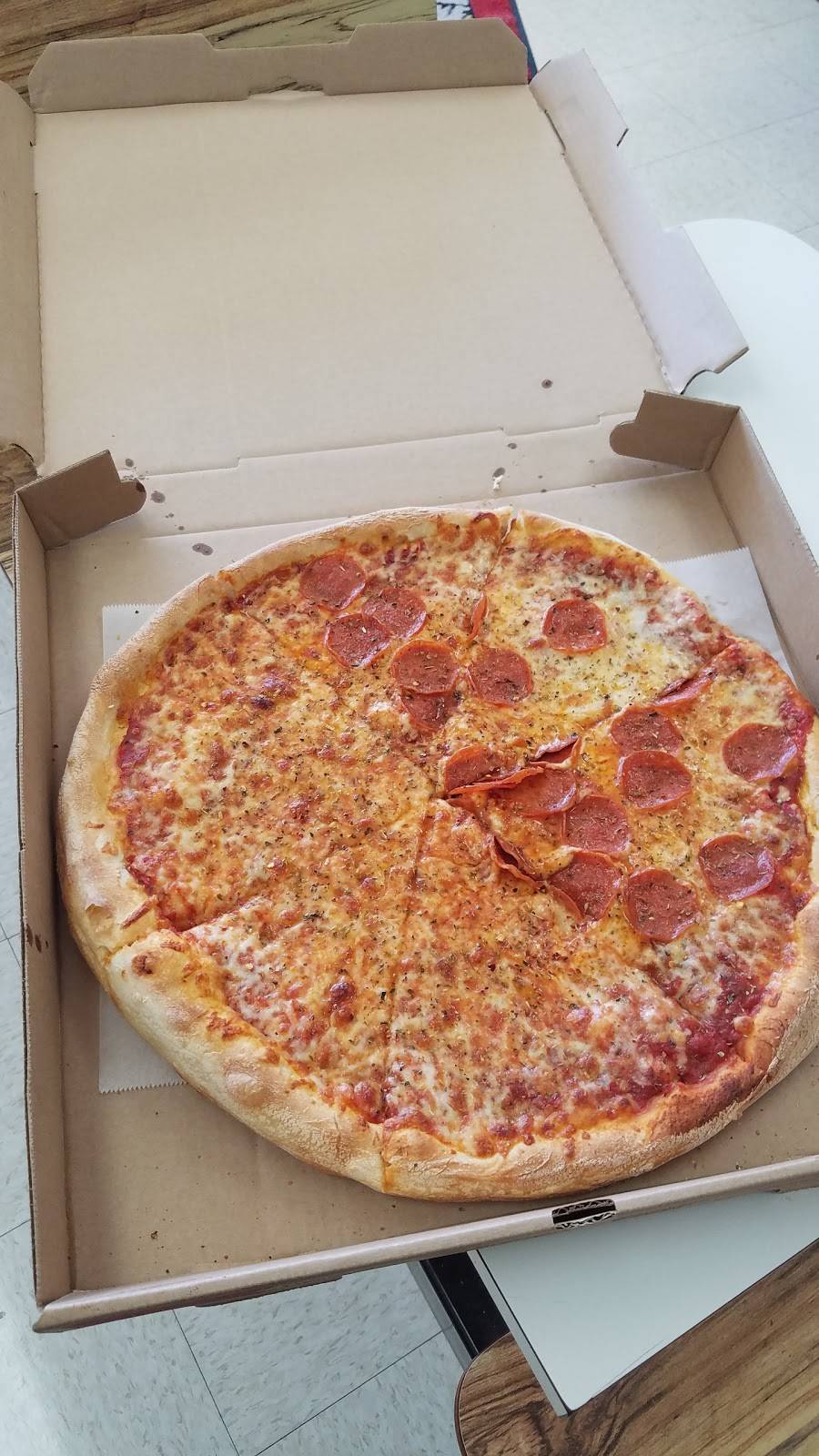 Giannis Pizza | restaurant | 1626, 2622 Annapolis Rd, Severn, MD 21144, USA | 4105515700 OR +1 410-551-5700