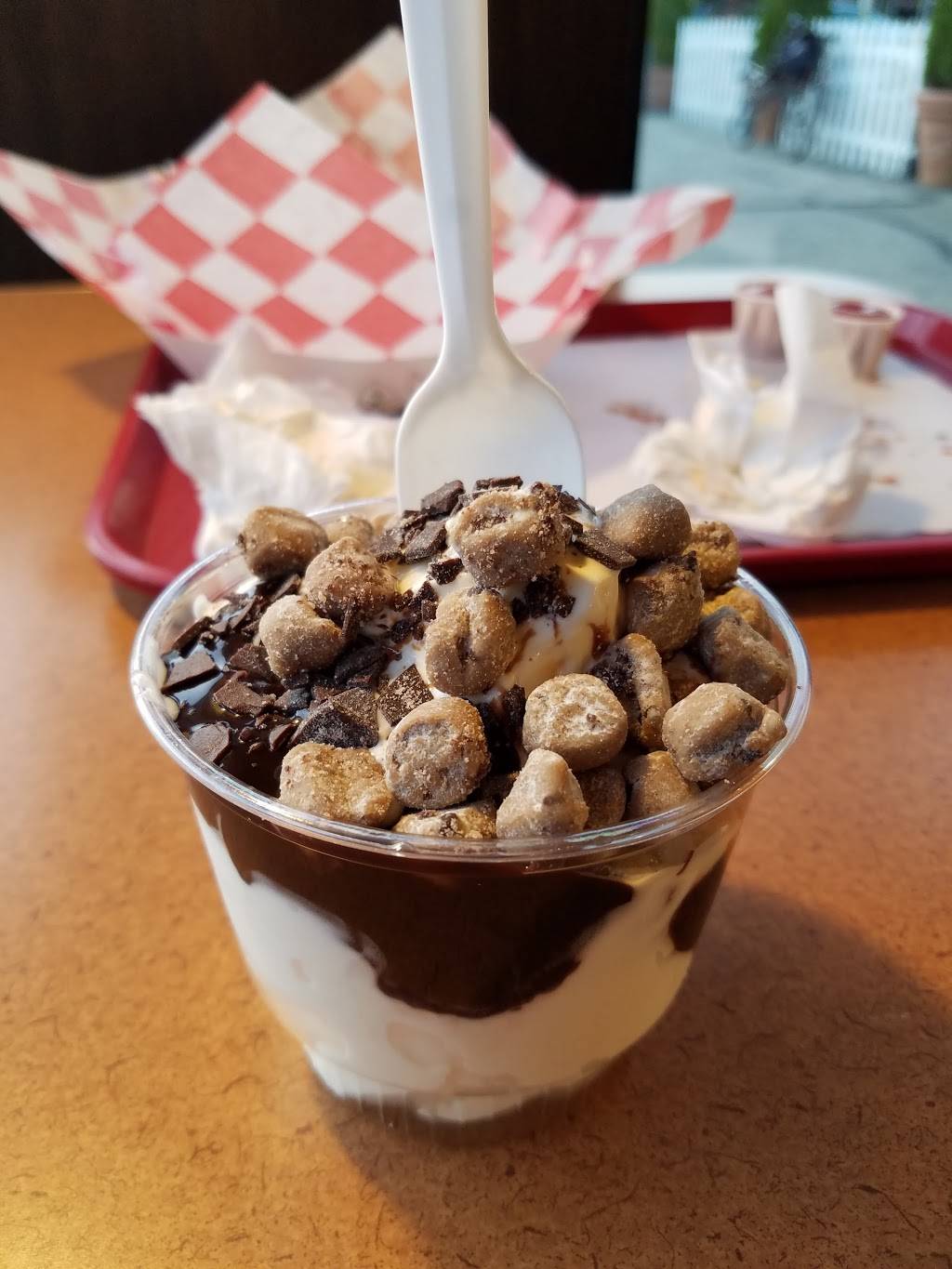 Michaels Frozen Custard | restaurant | 2531 Monroe St, Madison, WI 53711, USA | 6082313500 OR +1 608-231-3500