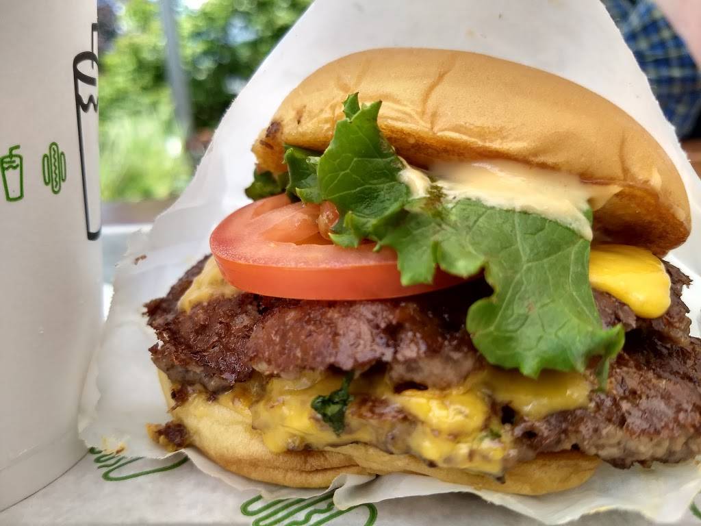 Shake Shack | restaurant | 1340 Post Rd, Darien, CT 06820, USA | 2036141411 OR +1 203-614-1411