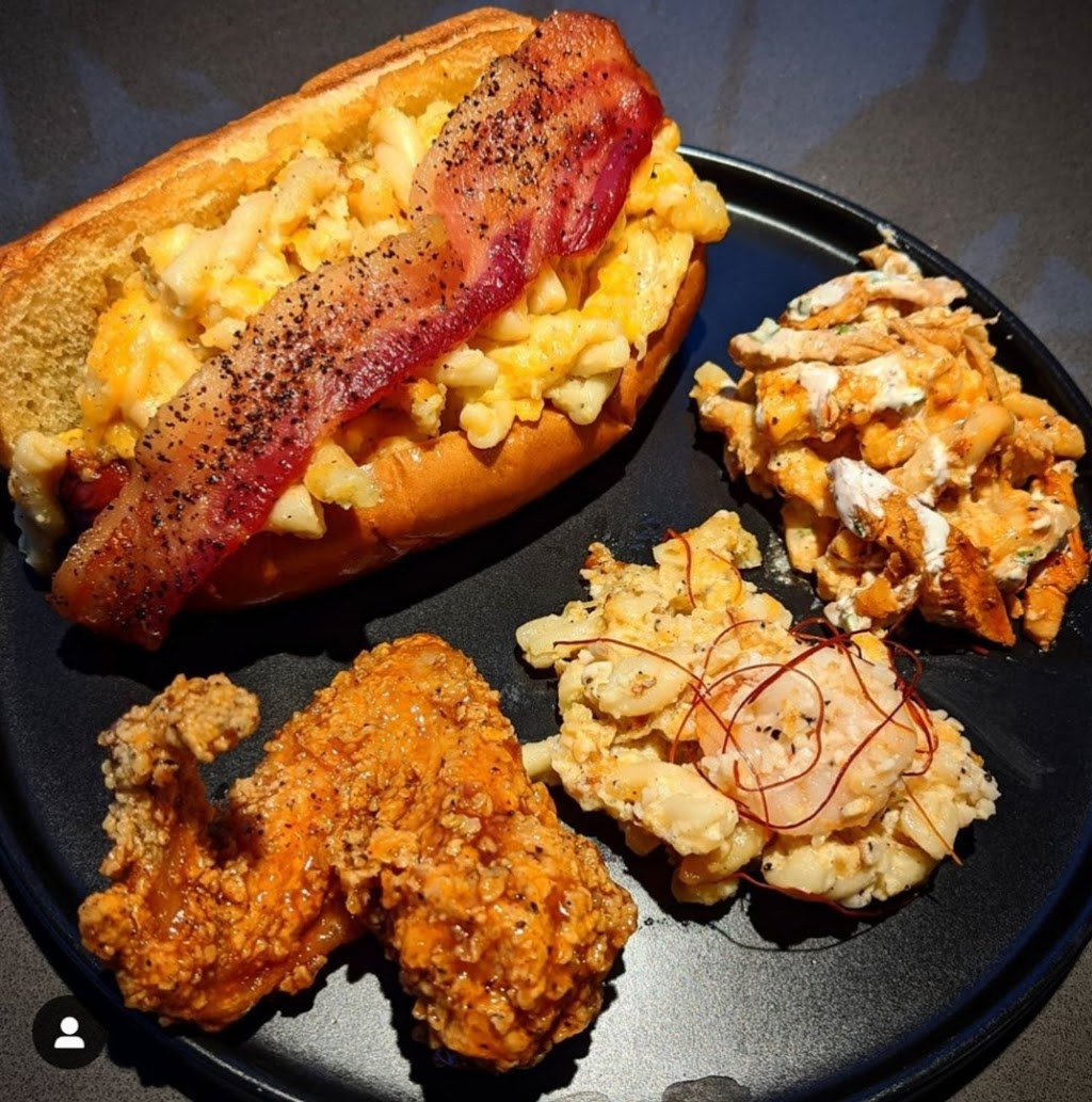 Doggie Macs by Chef B | restaurant | 5622 S Grand Blvd, St. Louis, MO 63111, USA | 3146264221 OR +1 314-626-4221