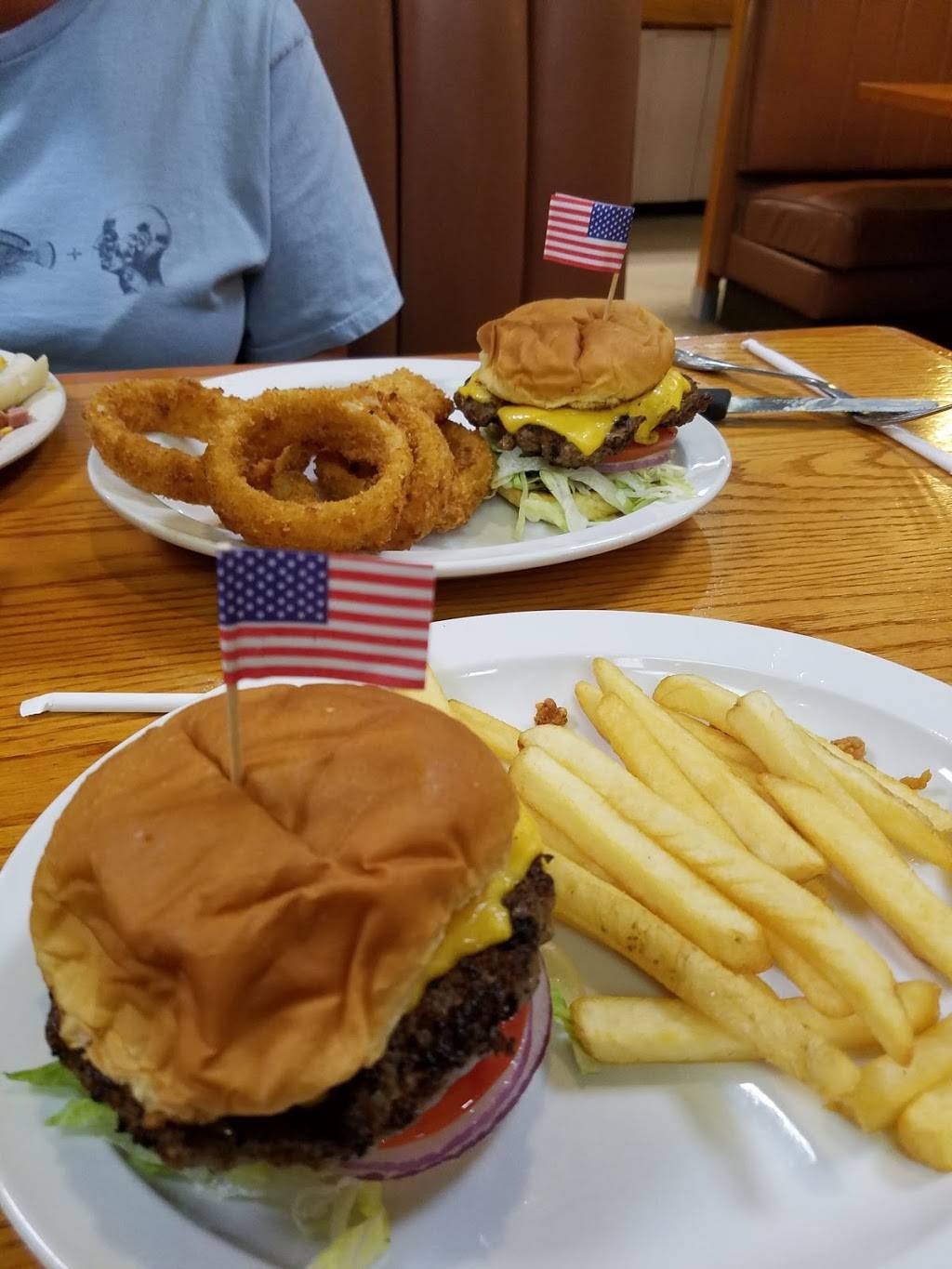 Shoneys Belle | restaurant | 2700 E Dupont Ave, Belle, WV 25015, USA | 3049494475 OR +1 304-949-4475