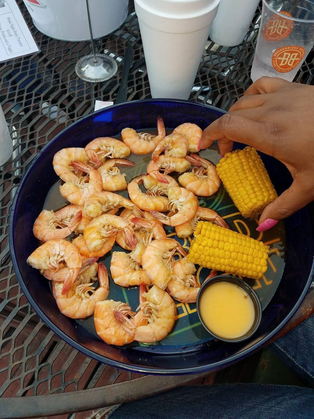 Luckys Pub | restaurant | 801 St Emanuel St, Houston, TX 77003, USA | 7135222010 OR +1 713-522-2010