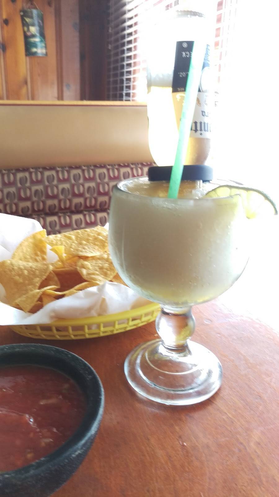 El Jalapeños Authentic Mexican Restaurant | restaurant | 1313 W 117th St, Cleveland, OH 44107, USA | 2162269765 OR +1 216-226-9765